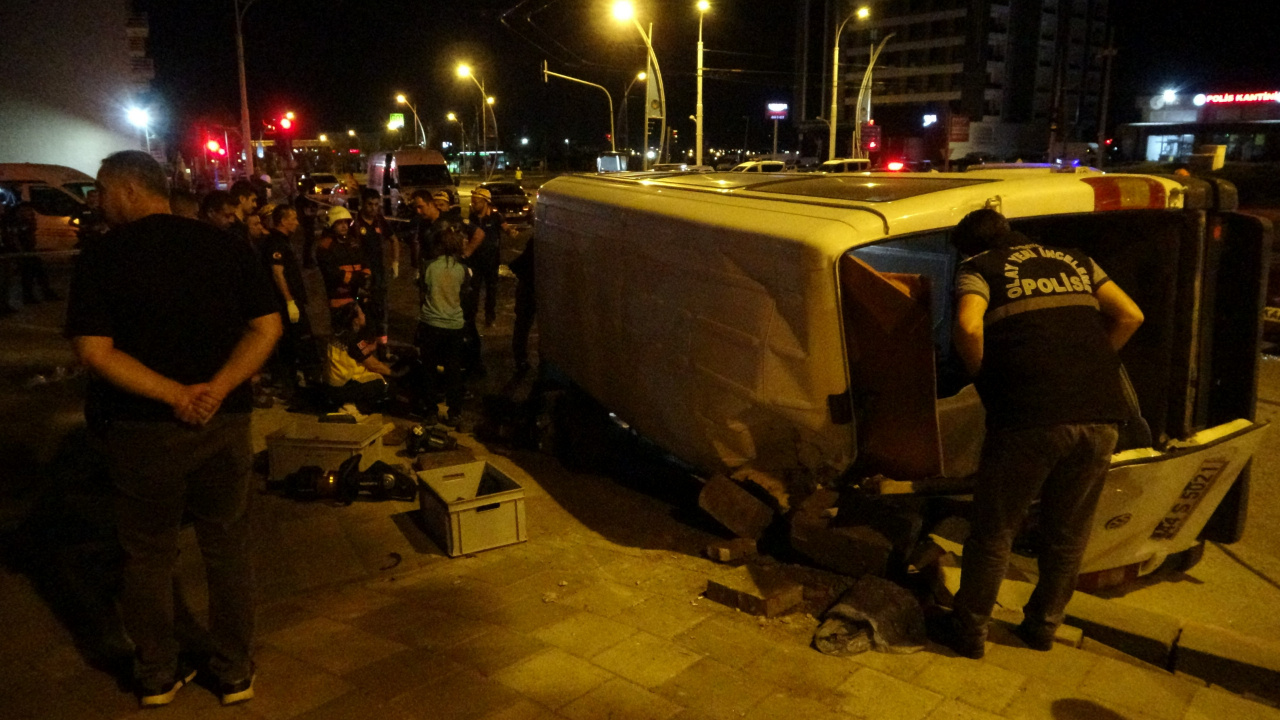 Malatya’da Feci Kaza! İşçi Servisi Devrildi: Ölü ve Yaralılar Var