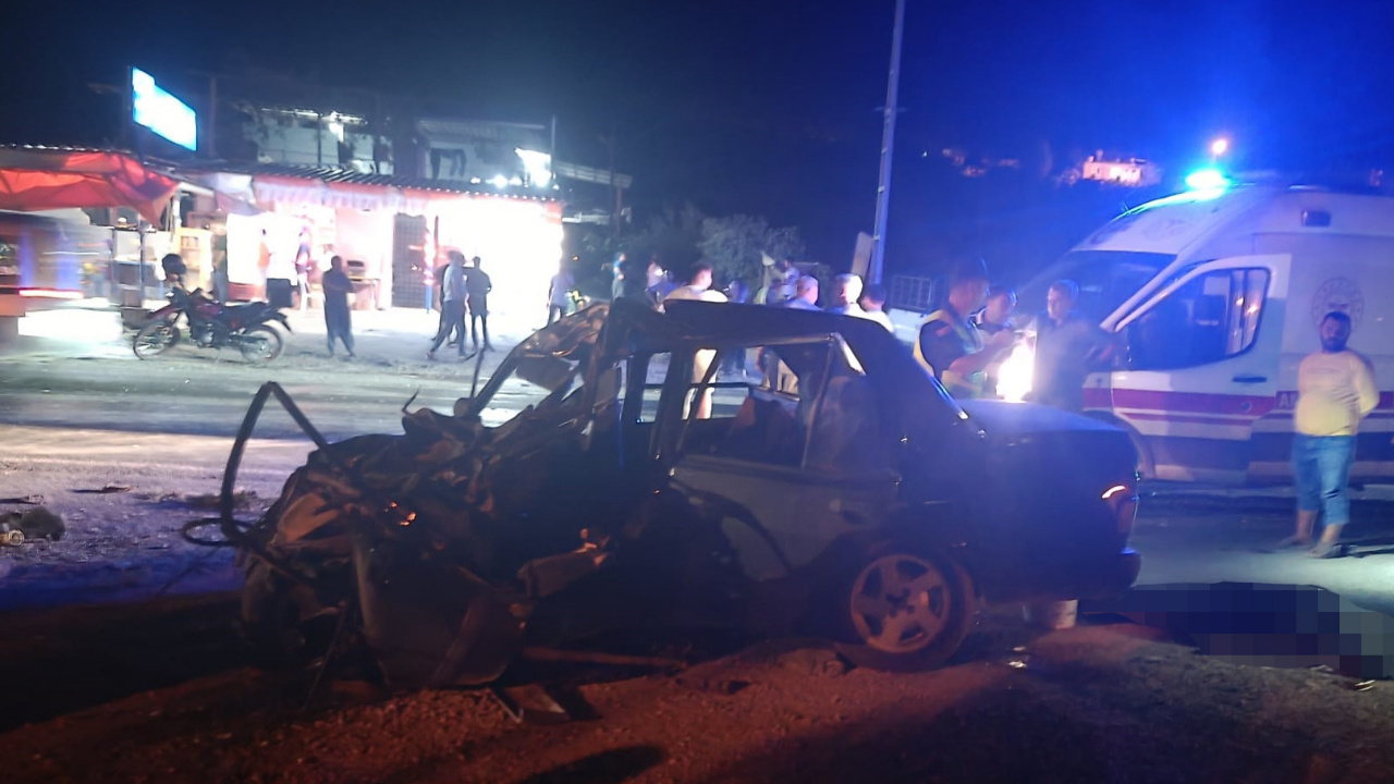 Mersin’de Trafik Kazası: 2 Ölü 1 Yaralı