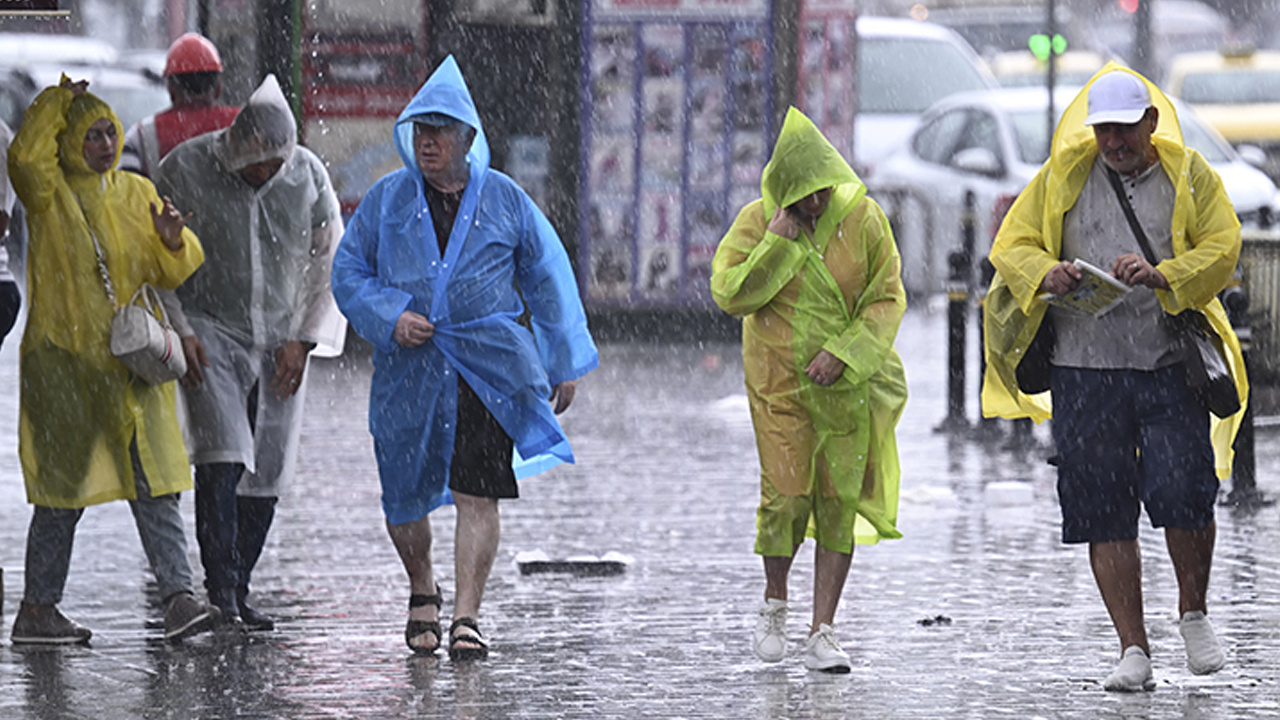 İstanbul İçin Yeniden Alarm Verildi! Meteoroloji’den Kuvvetli Yağış Uyarısı