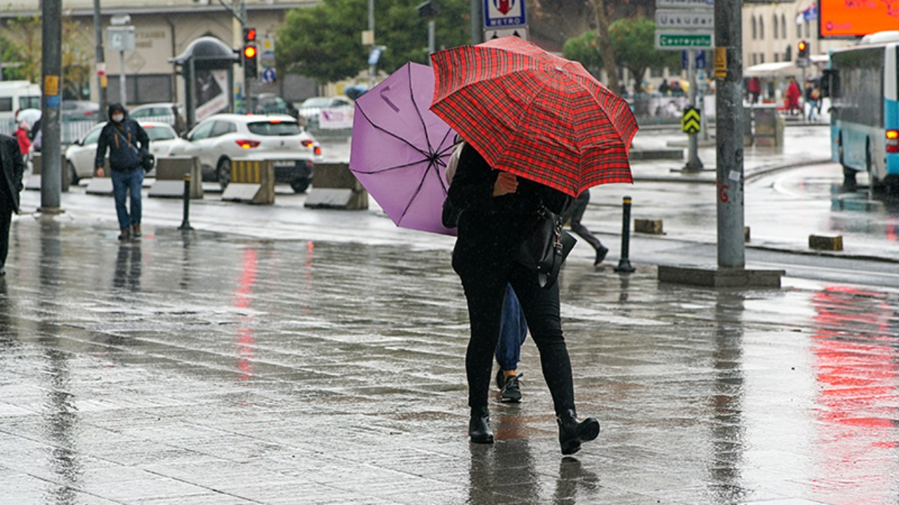 Meteoroloji ve AKOM’dan İstanbul İçin Uyarı Üstüne Uyarı