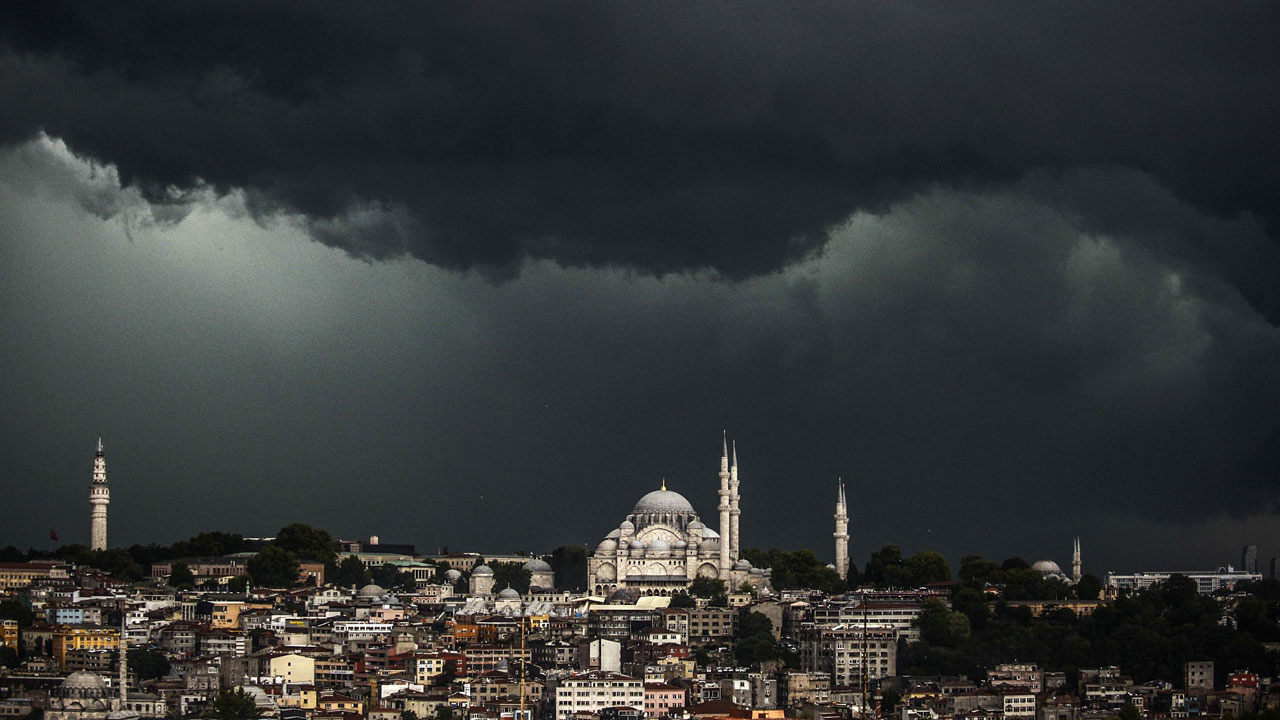 Meteoroloji’den Kritik Uyarı: İstanbul Dahil 38 Kente Kıyamet Gibi Gelecek