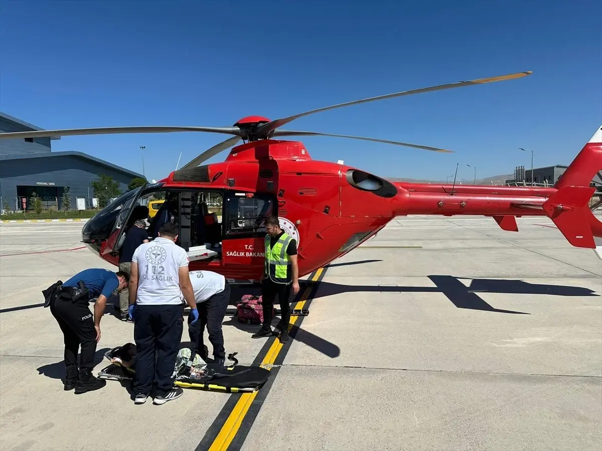 Muş’ta Kalp Rahatsızlığı Olan 3 Yaşındaki Çocuk Ambulans Helikopterle Ankara’ya Sevk Edildi