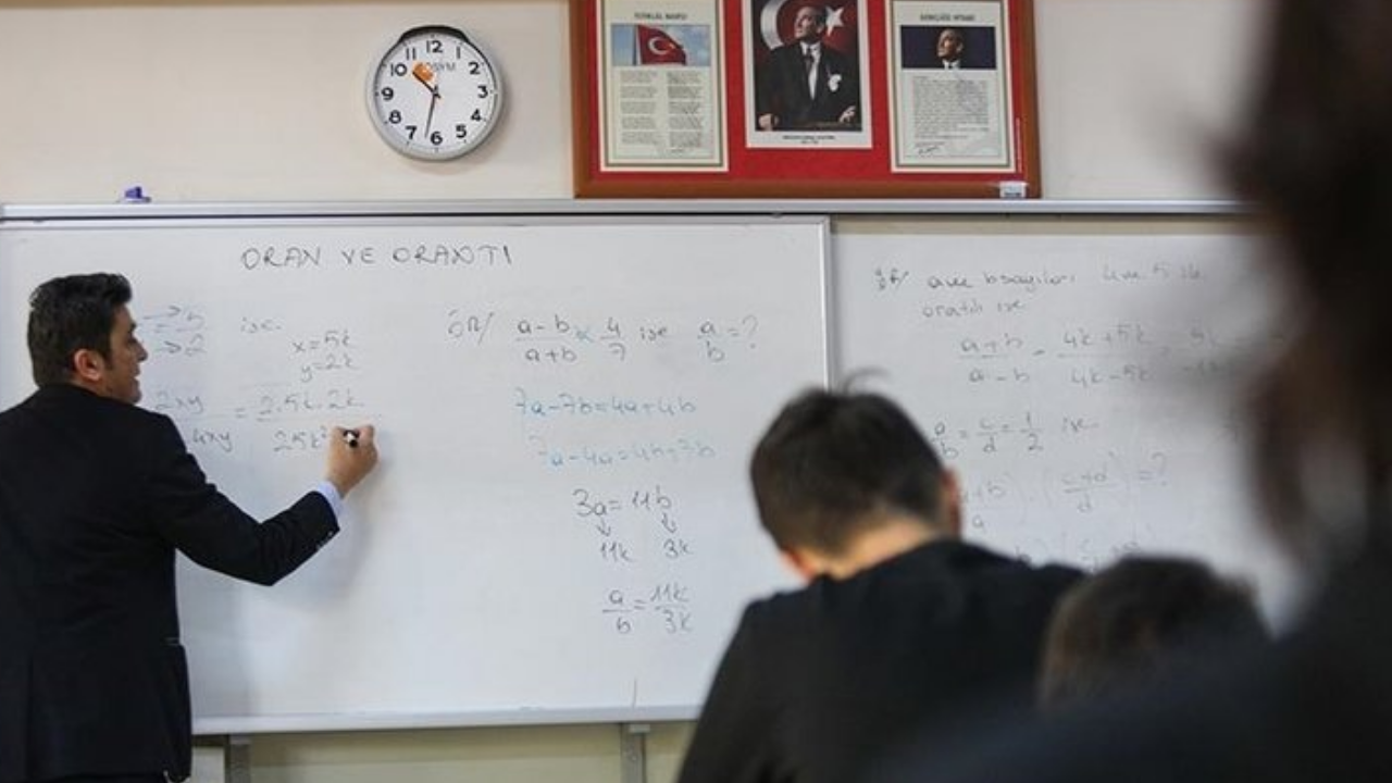 Öğretmenlerin Ek Ders Ücretleri Değişti: İşte Alacakları Yeni Rakam