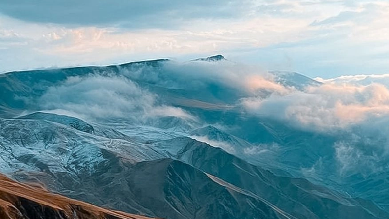 Palandöken’in Zirvelerine Kar Yağdı