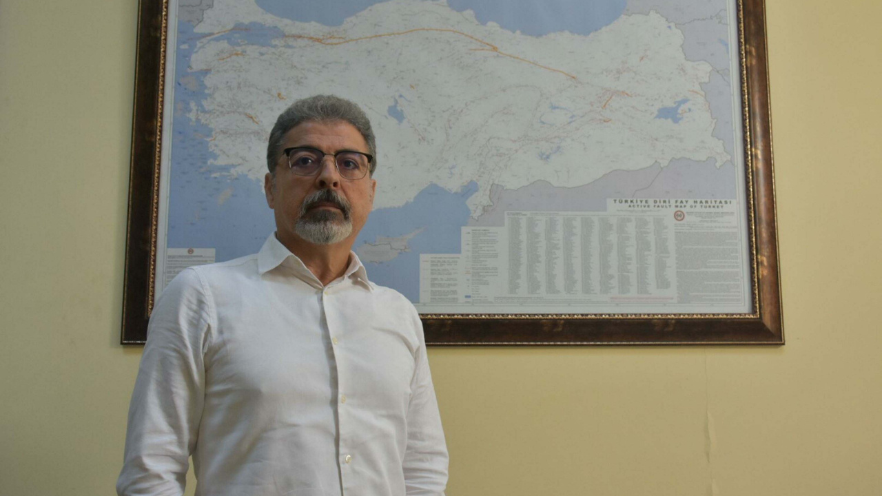 Prof. Dr. Hasan Sözbilir’den Deprem Açıklaması: Tüm İzmir’i İlgilendiriyor