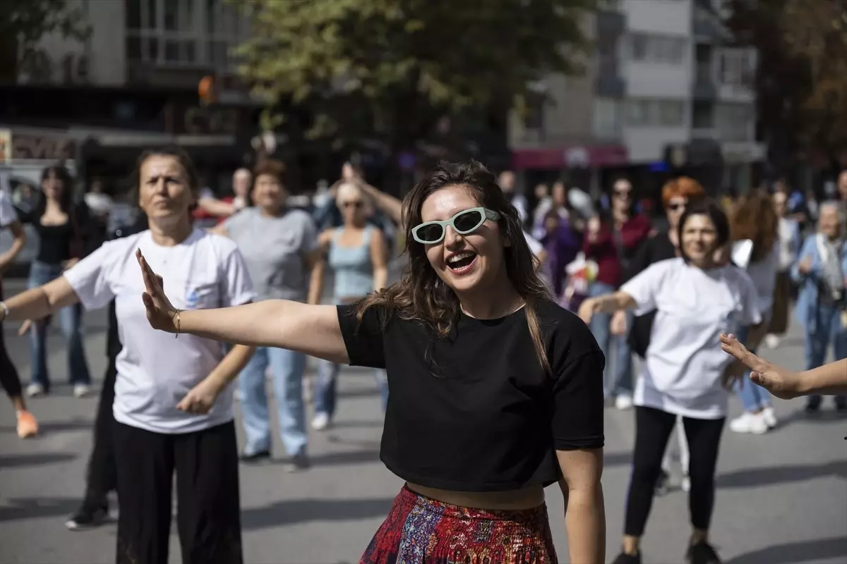 Ankara’da ‘Otomobilsiz Pazar Günü’ Etkinliği Düzenlendi