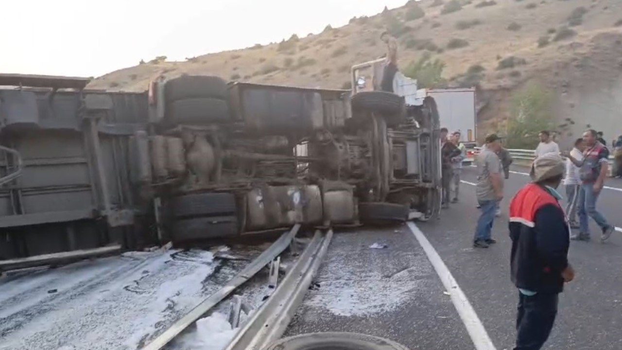 TIR Kazasında Can Pazarı Yaşandı