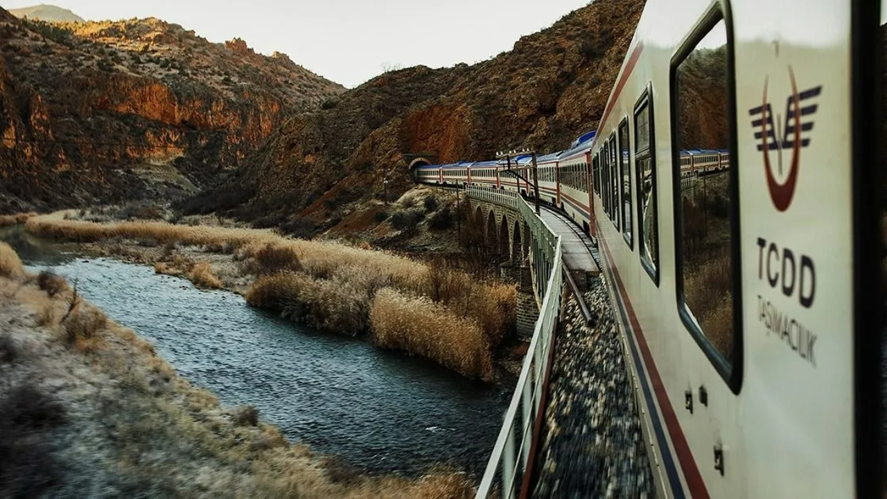 Turistik Doğu Ekspresi Seferleri Başlıyor: Bilet Fiyatları ve Tarihleri Açıklandı