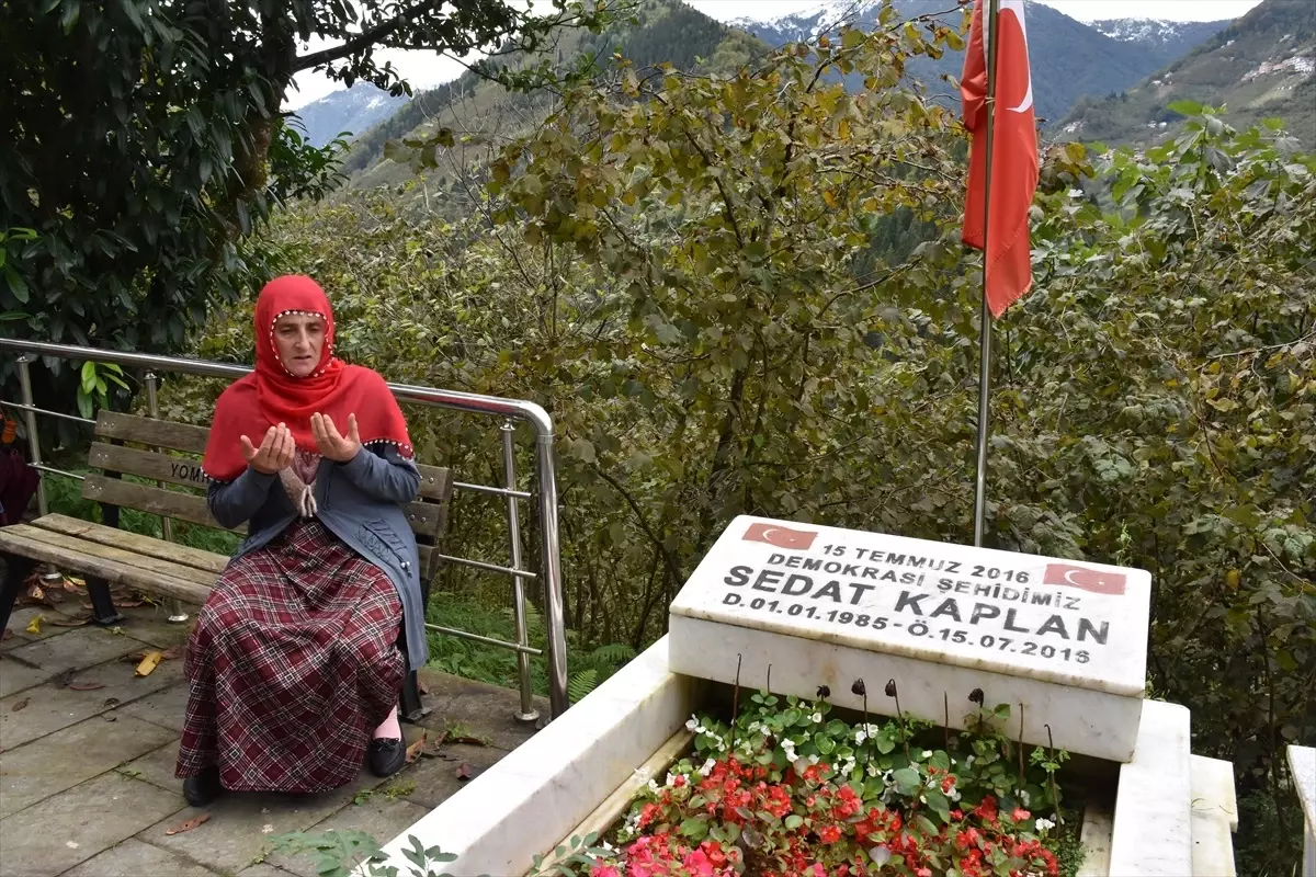 15 Temmuz şehidinin annesinin FETÖ elebaşı Gülen’e öfkesi dinmiyor