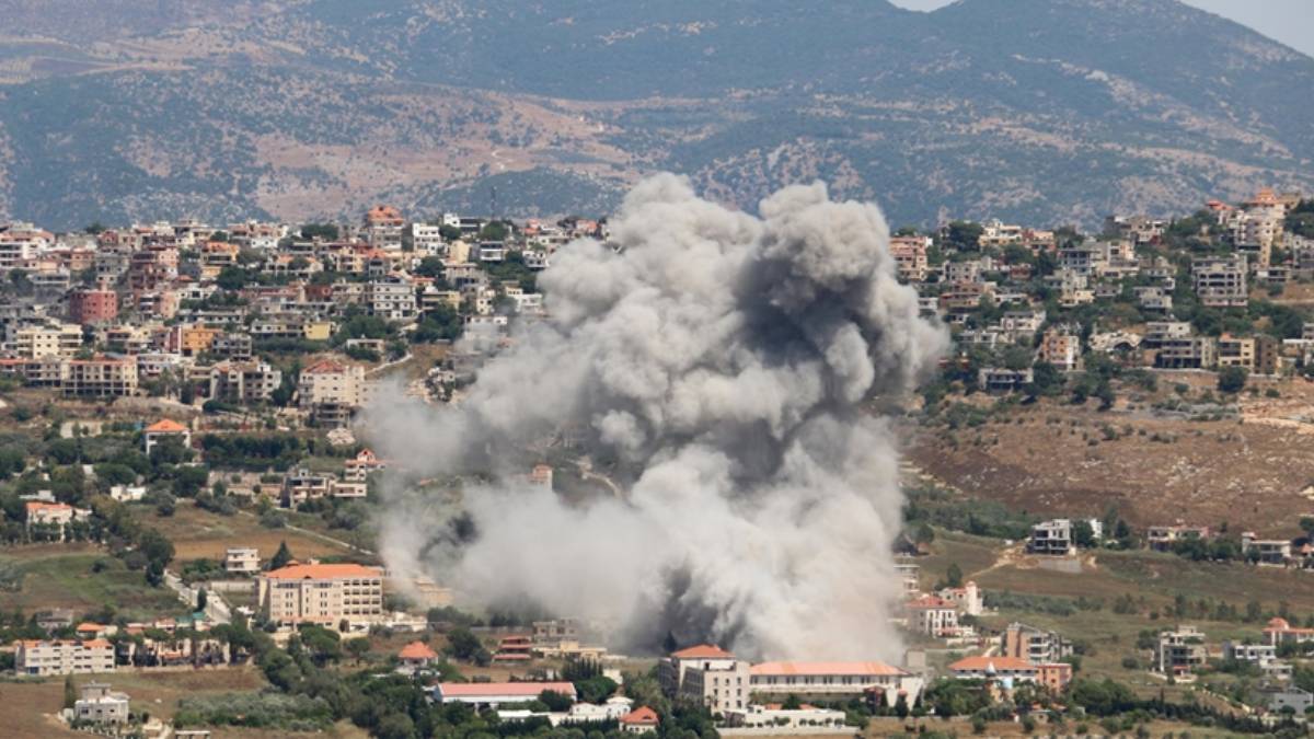 İsrail: Lübnan’ın güneyinde camiyi vurduk