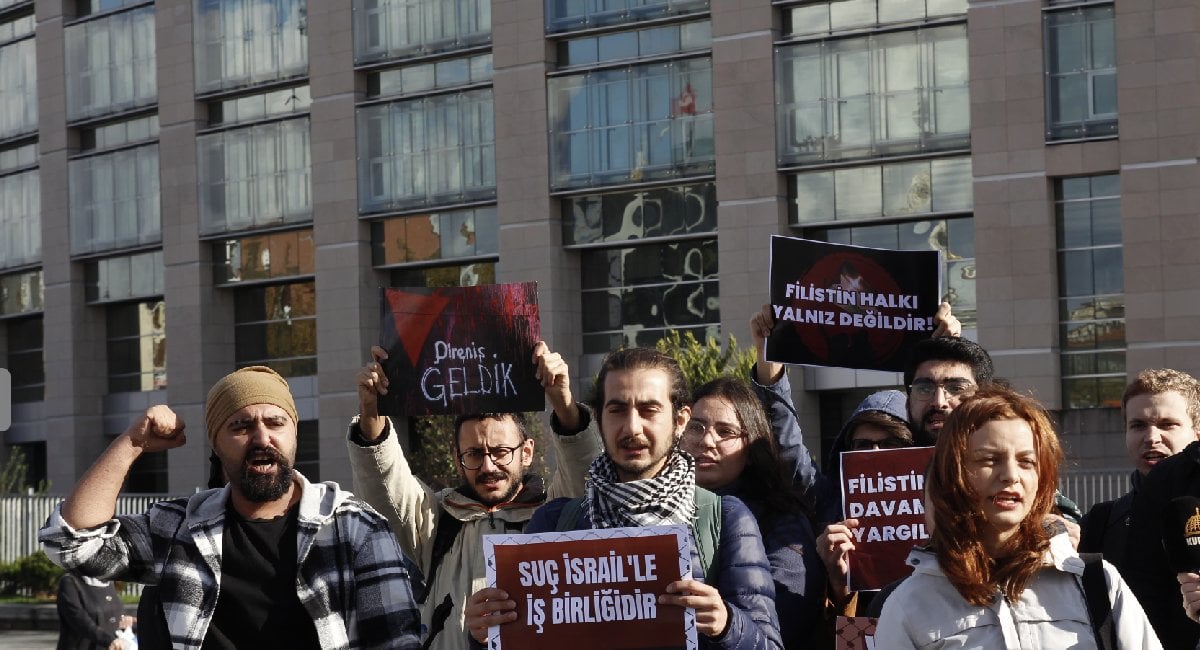 ‘Suç İsrail’e petrol taşımaktır’ ticareti protesto edenler tutuklamaya sevk edildi