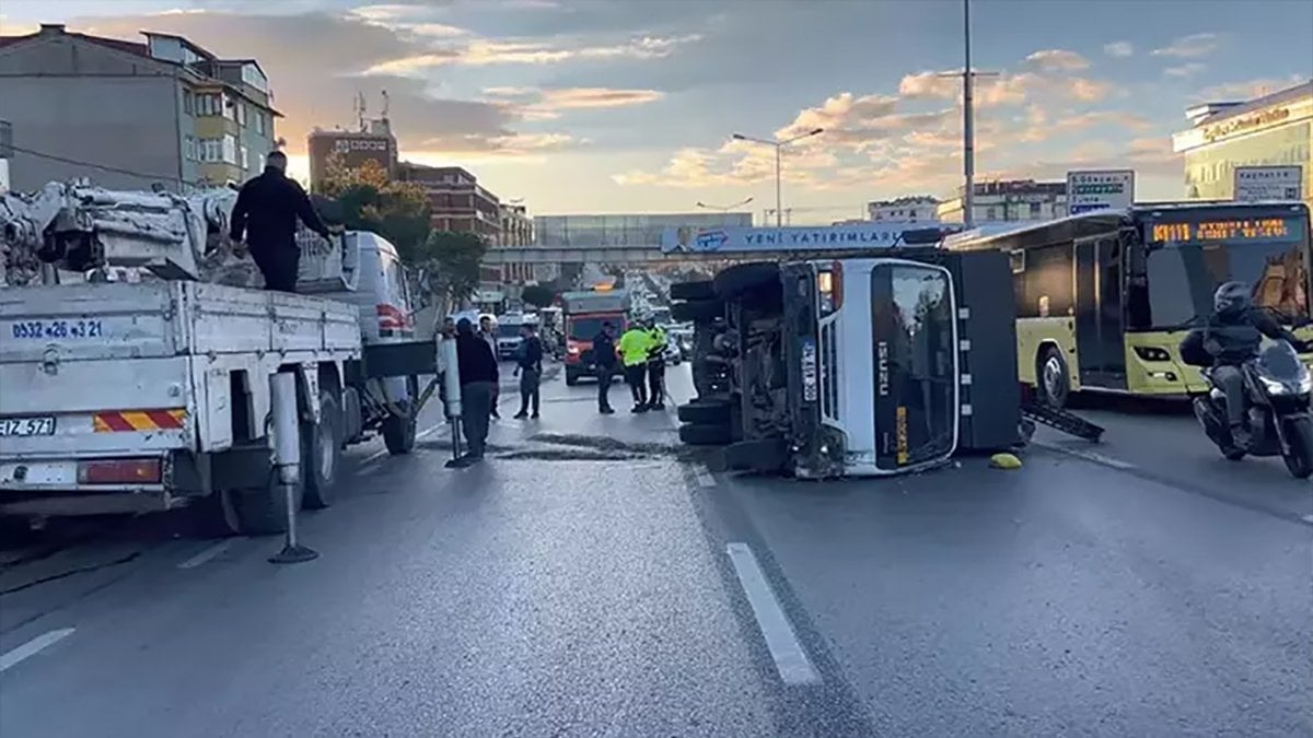 D-100’de trafiği kitleyen kaza: Alkollü sürücünün kullandığı kamyonet devrildi