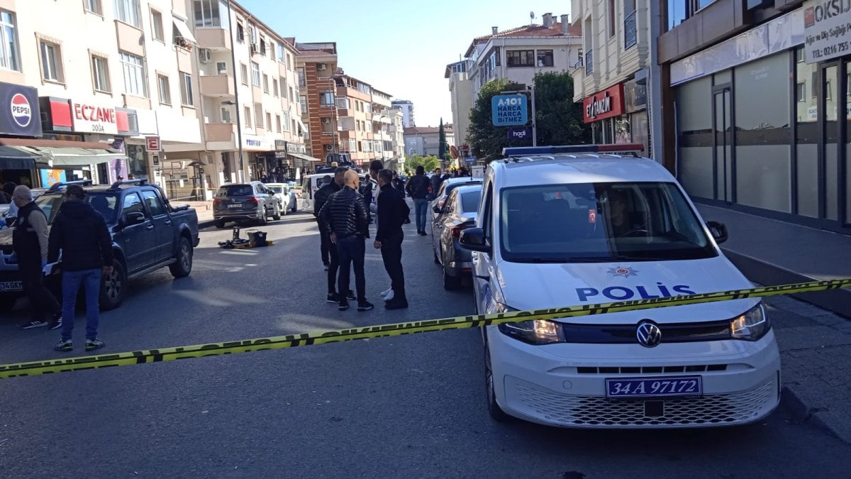 Üsküdar’da polise çekiçli saldırı: 1’i polis 3 yaralı