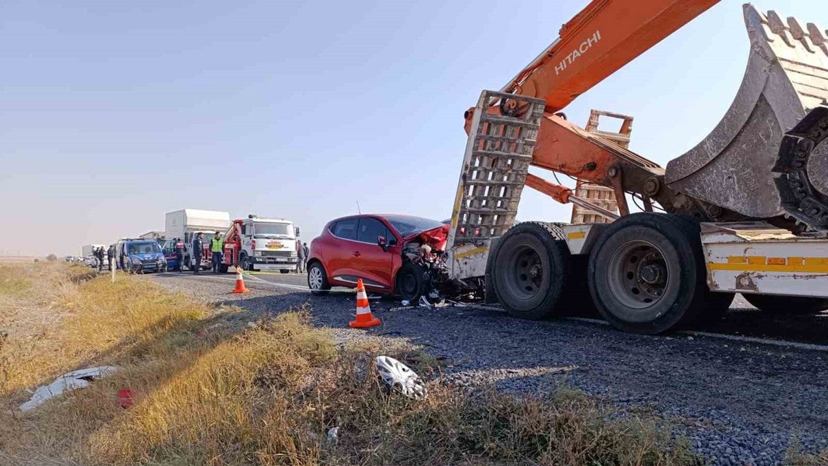 Afyonkarahisar’da 8 aracın karıştığı zincirleme kaza: Astsubay şehit oldu, 15 yaralı