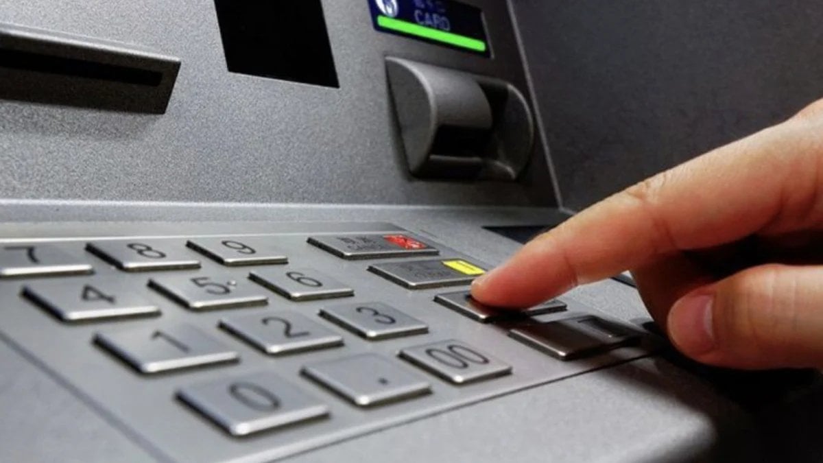 Ünlü bankada büyük ATM şoku! Dev banka dolandırıldı