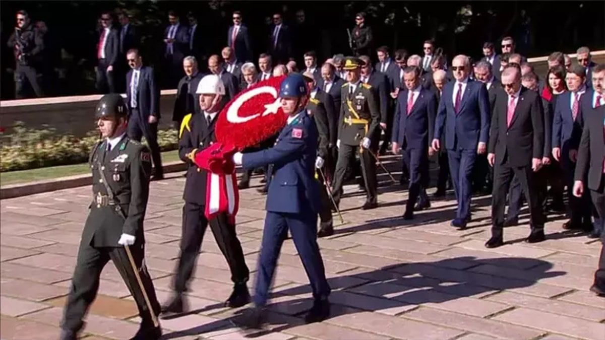 Devlet erkanı Anıtkabir’deydi! Erdoğan: Vatanımızın bekasını korumak için her türlü tedbiri alıyoruz