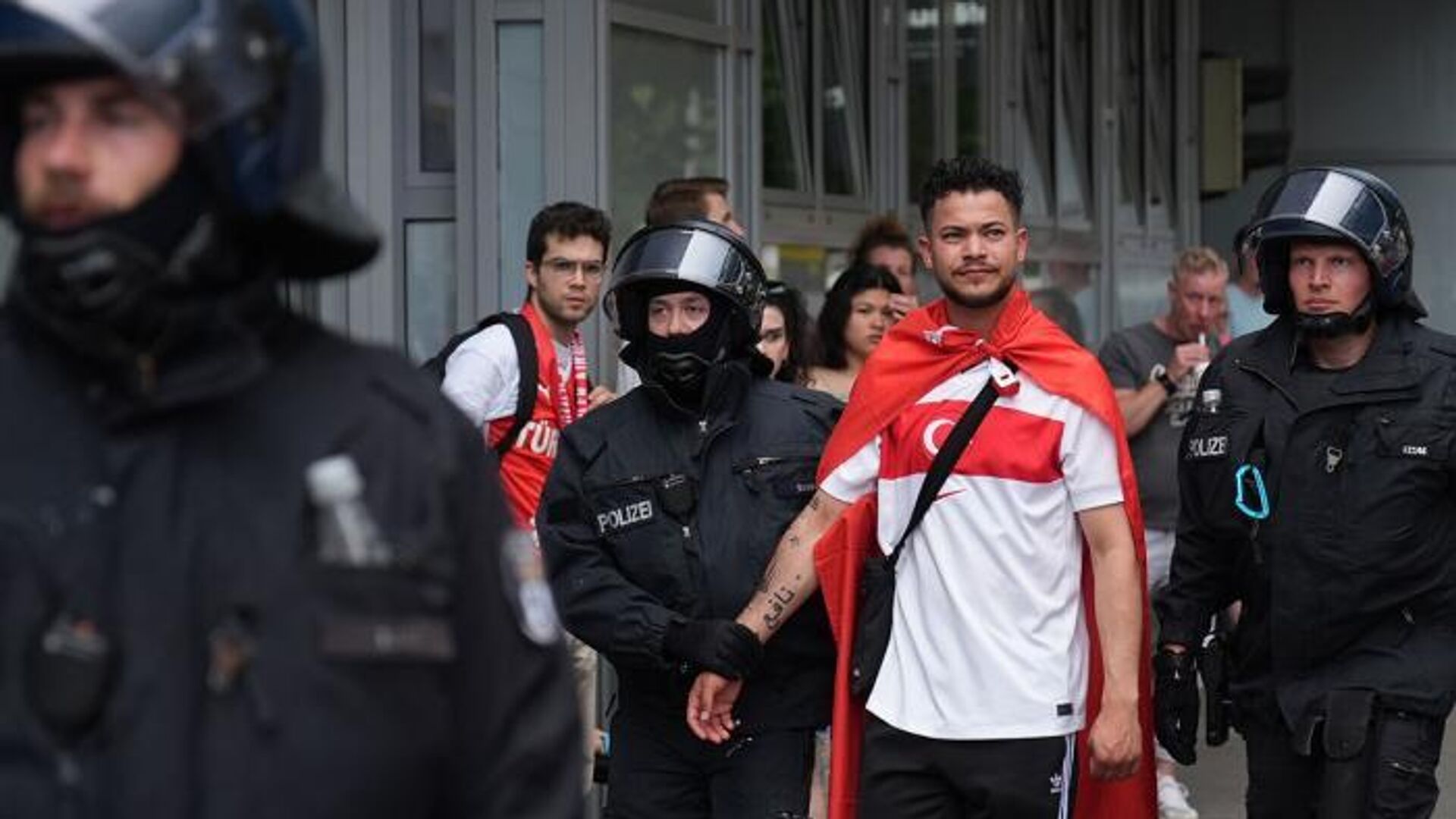 Almanya binlerce Türk’ü sınır dışı edecek