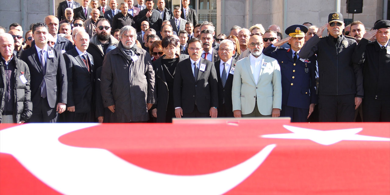 Eski Bakan Sabahattin Çakmakoğlu son yolculuğuna uğurlandı