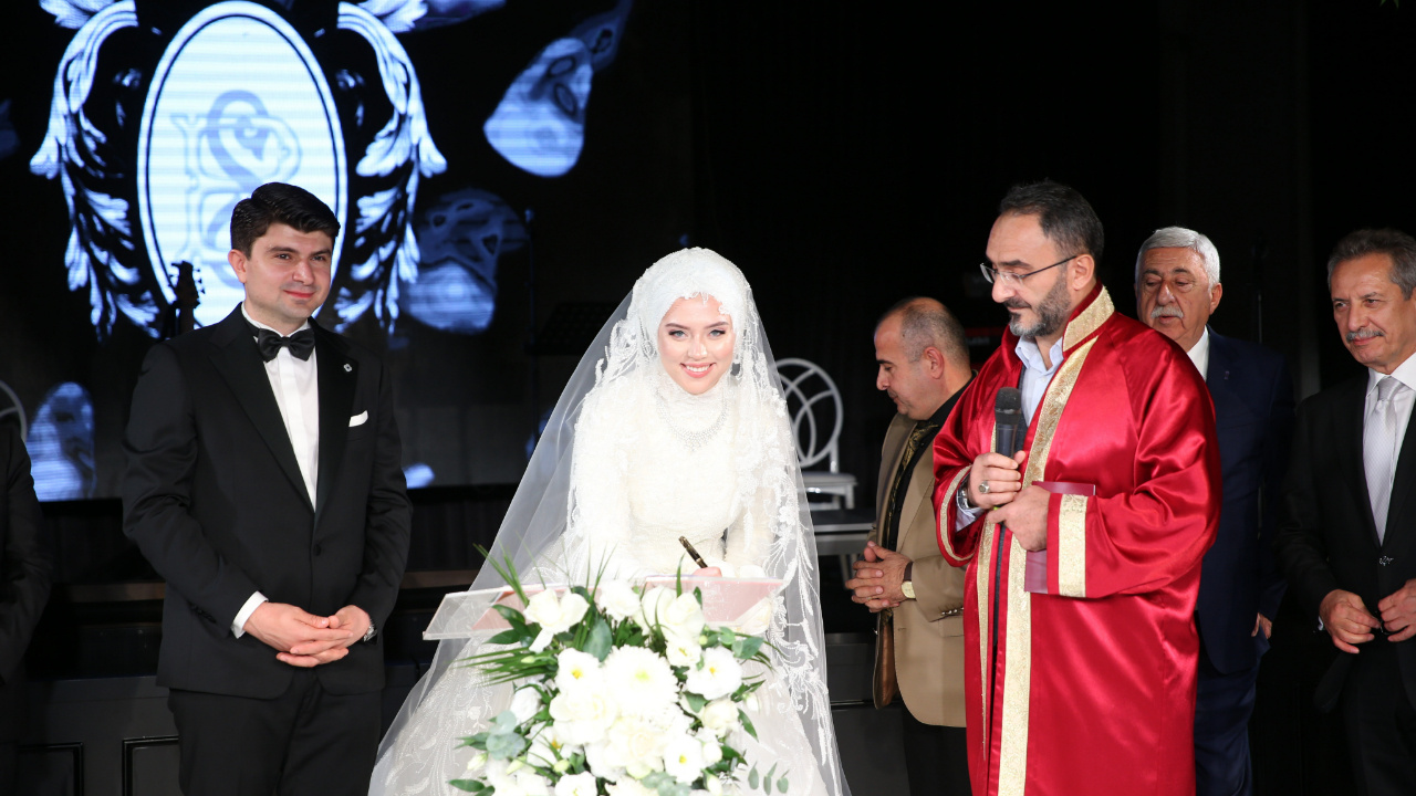 AK Parti Genel Başkanvekili Nikah Şahitliği Yaptı