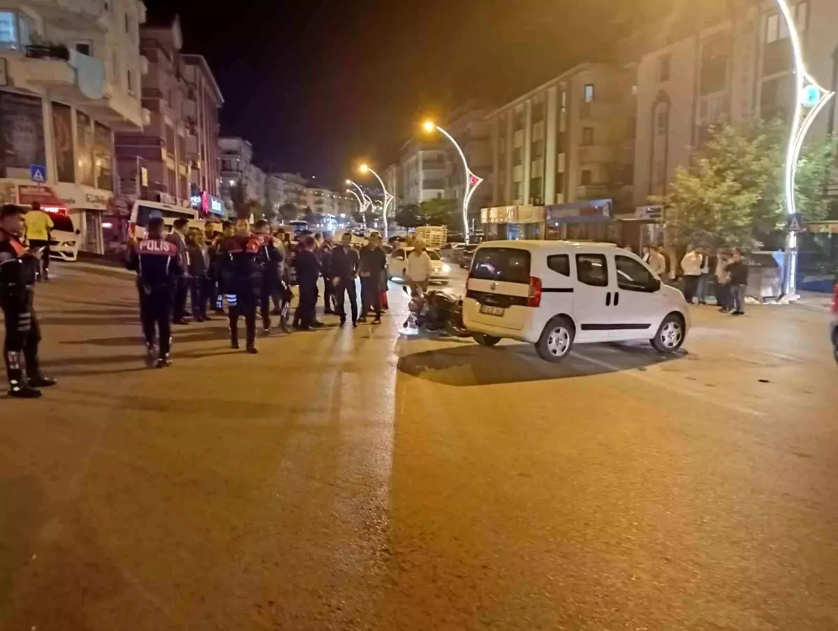 Ankara’da Polis Motosikleti ile Hafif Ticari Araç Çarpıştı: 2 Polis Yaralandı