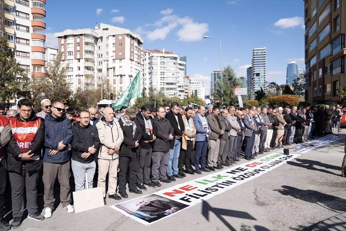 Yahya Sinvar İçin Gıyabi Cenaze Namazı Kılındı