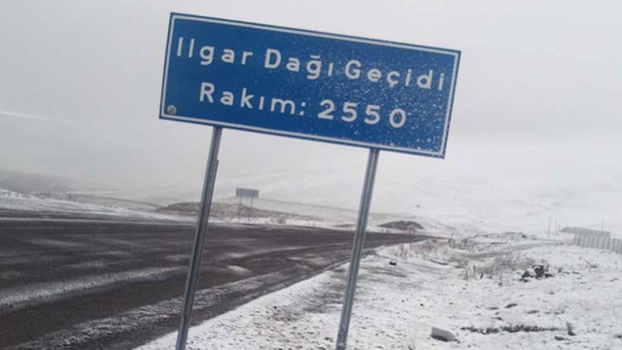 Ardahan Beyaz Gelinliğini Giydi