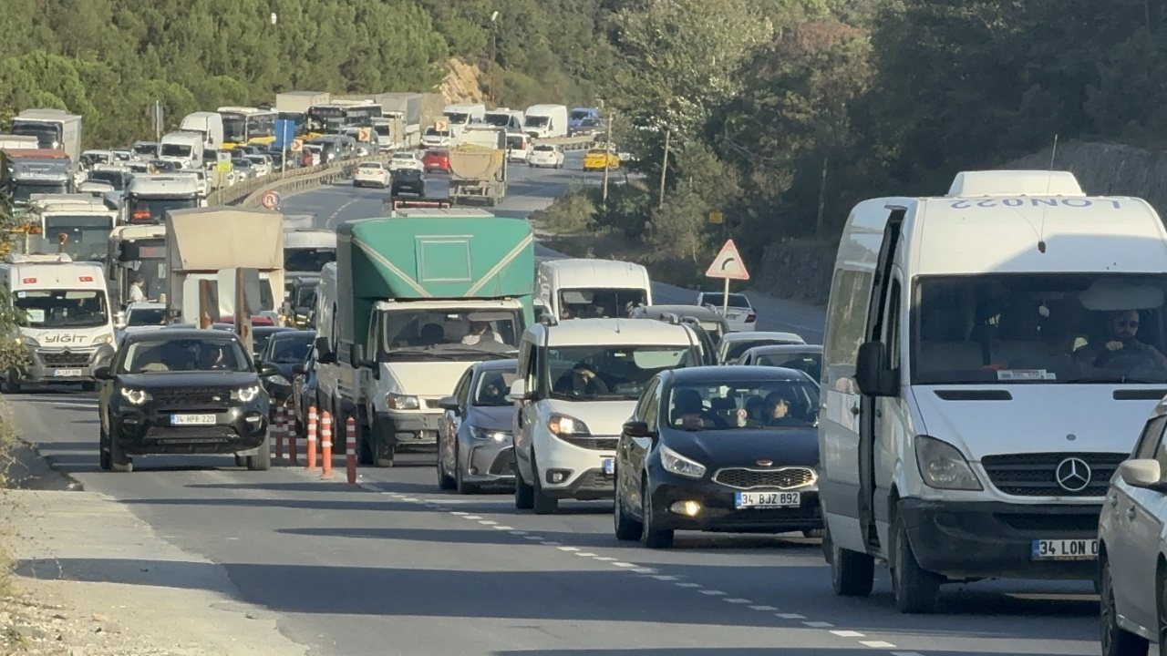 Arnavutköy’de Trafik Durma Noktasına Geldi