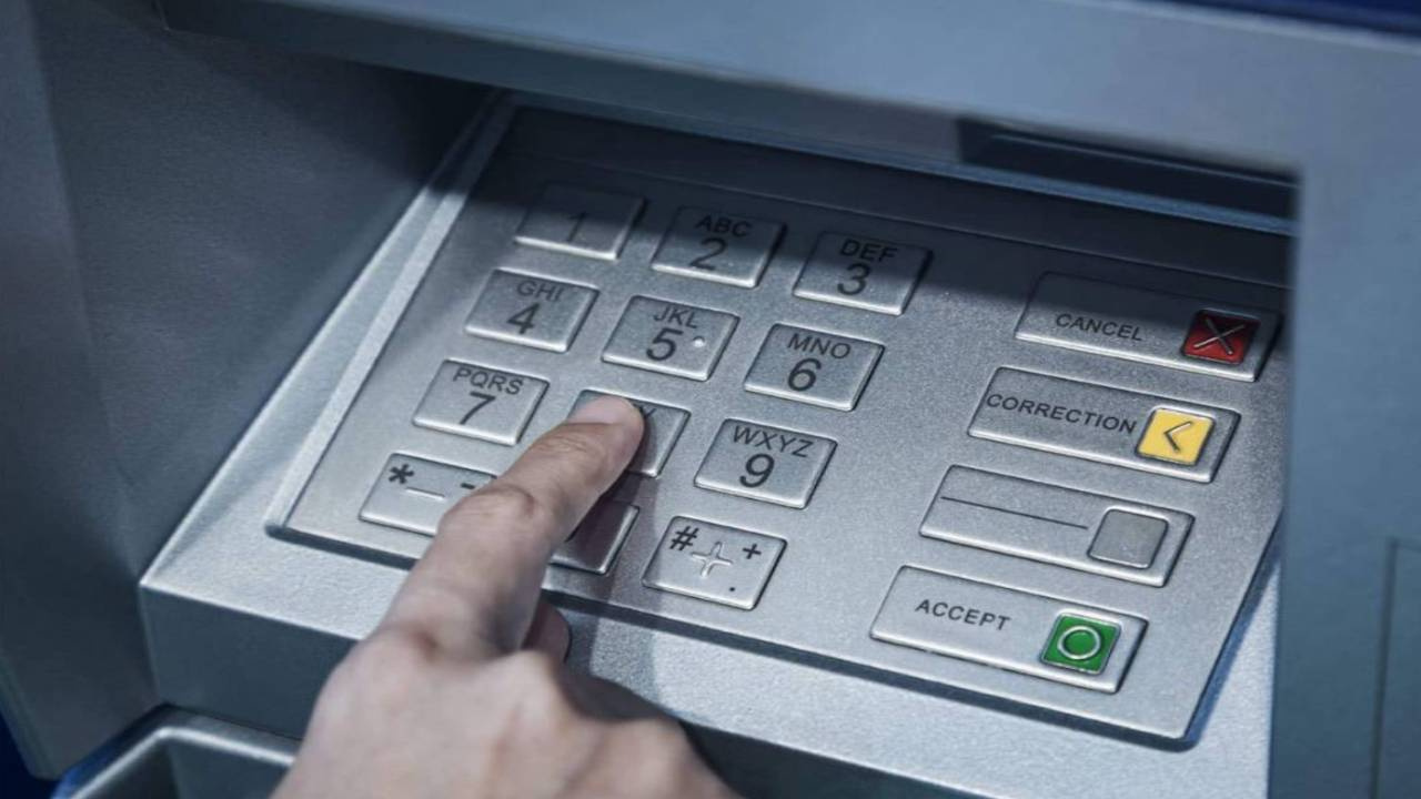 ATM’de Para Çekme İşlemi Değişti: Bankalar Duyurdu, Artık Böyle Olacak