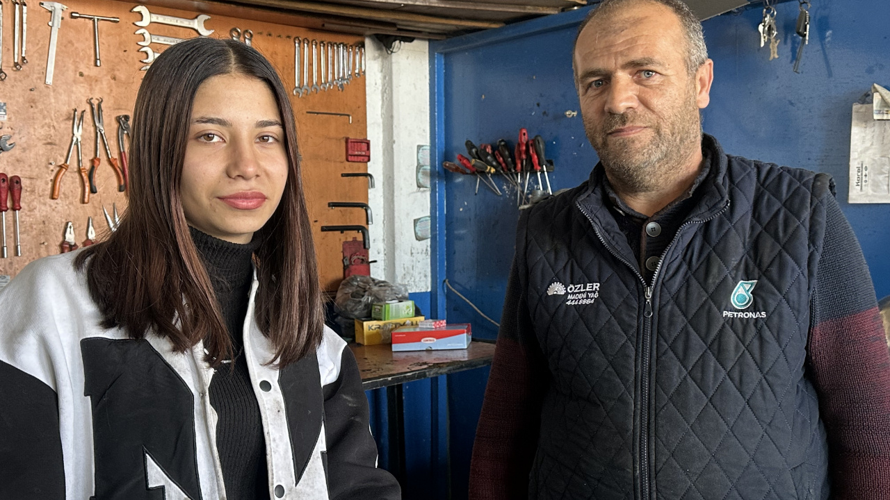 Babasının İzinden Gitmeye Karar Verdi, 16 Yaşında Oto Tamirci Oldu