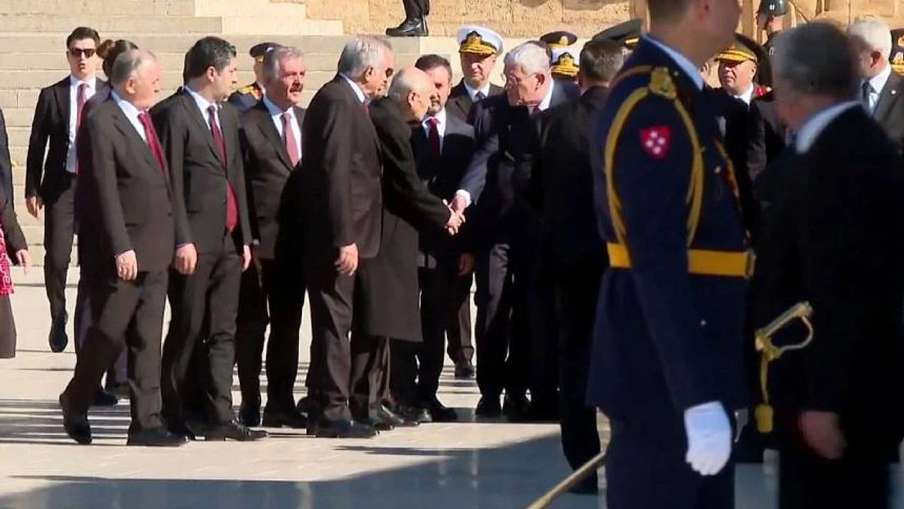 Dervişoğlu’ndan Devlet Bahçeli ile El Sıkışma Açıklaması: Anıtkabir’deki O Anlar Gündem Olmuştu