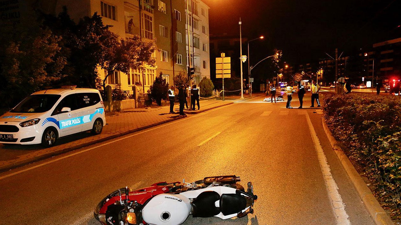 Eskişehir’de Otomobil Motosikleti Ezdi: 1 Ölü