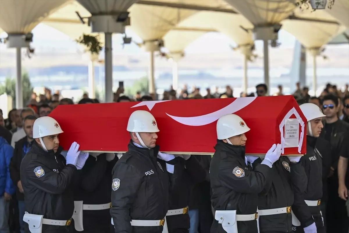 TUSAŞ’a yönelik terör saldırısında şehit olan güvenlik görevlisi Erdoğan, son yolculuğuna uğurlandı