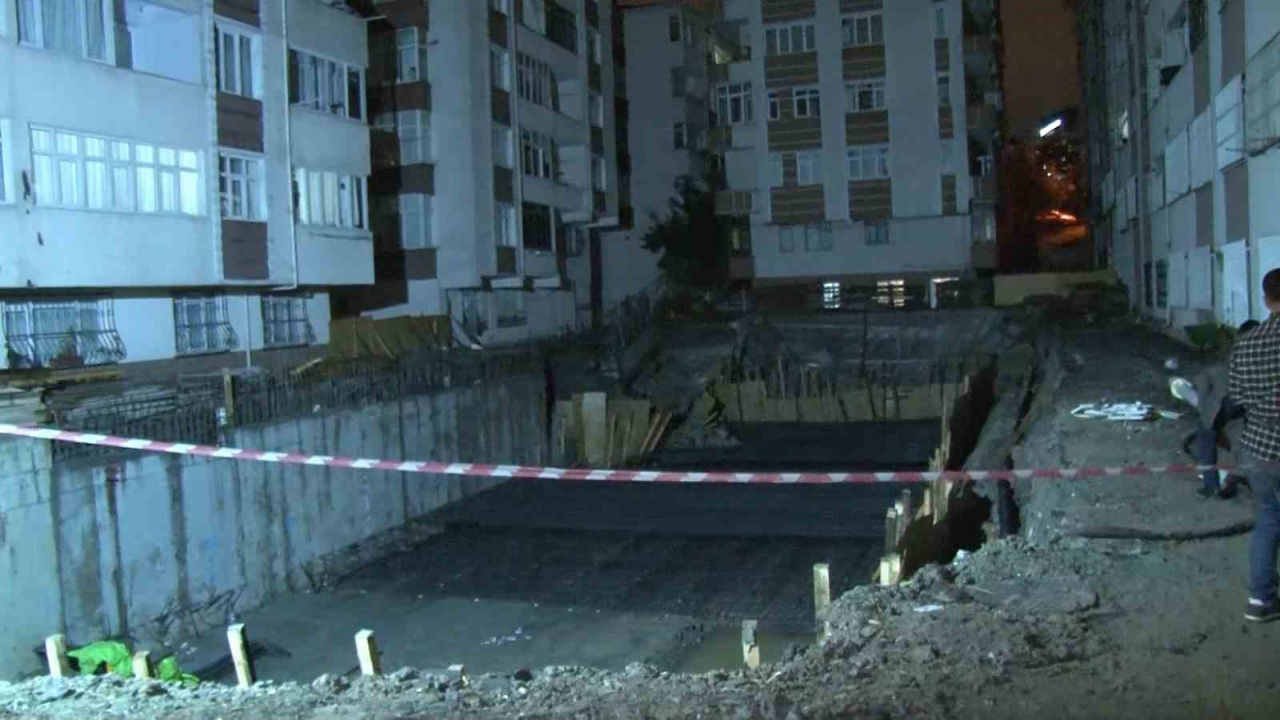 İstanbul’da Yağmur Felaket Getiriyordu: Bir Sitede Toprak Kayması! Bina Hızlıca Tahliye Edildi