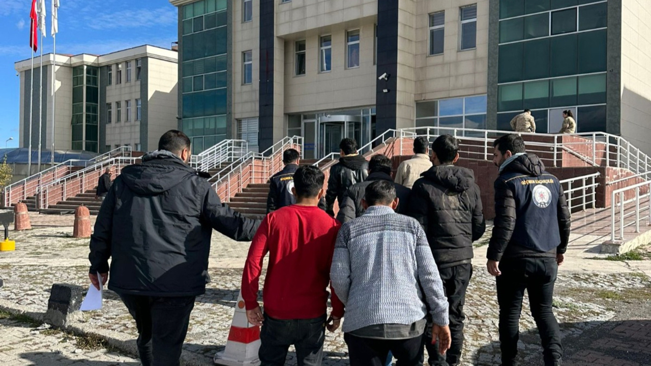 Kars’ta 6 Afganistanlı İran Pasaportuyla Yakalandı