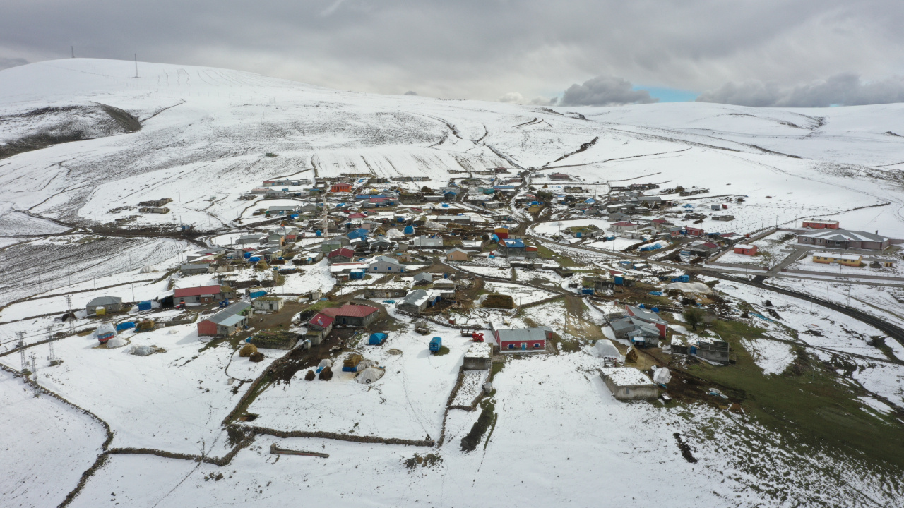 Kars’ta Kar: Ağaçlar Kırağıyla Kaplandı