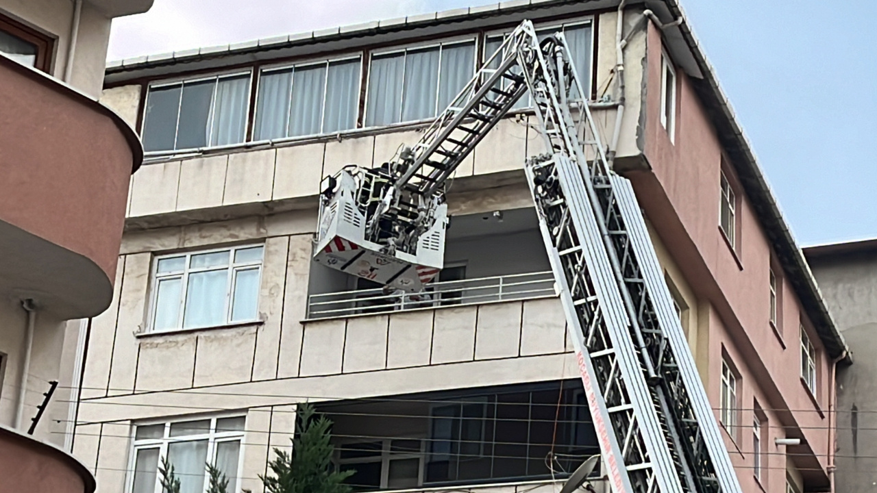 Kocaeli’de Yangın Paniği! 8 Kişi Dumandan Etkilendi