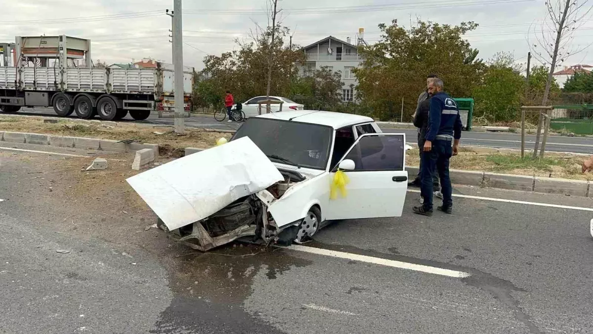 Aksaray’da Kaza: Kontrolden Çıkan Tofaş Hurdaya Döndü