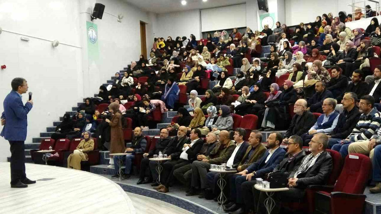 Kütahya’da “Helal Gıda ve Boykot” konulu konferans