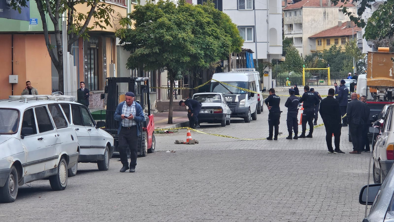 Mahkeme Çıkışı Dehşet: Kardeşiyle Yeğenini Vurdu