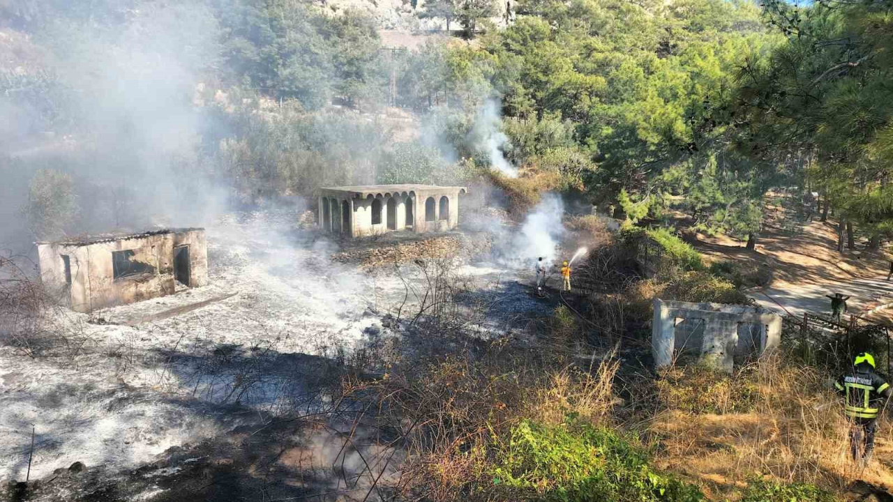 Mersin Anamur’da Çıkan Yangın Kontrol Altına Alındı