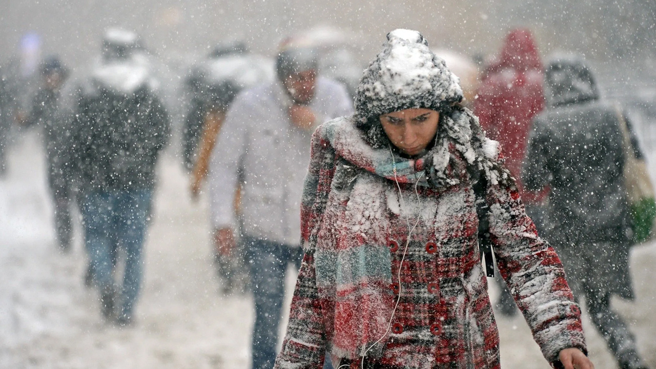 Meteoroloji Uyardı, Kat Kat Giyinmeye Hazır Olun! Kış Soğuğu Şimdiden Geliyor