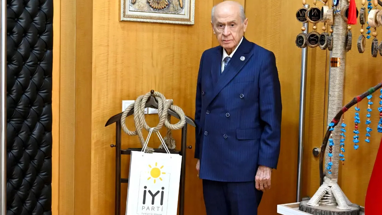 MHP’li İsim Merak Edileni Yanıtladı! Devlet Bahçeli, İYİ Parti’nin Urganını Neden Odasına Astı?