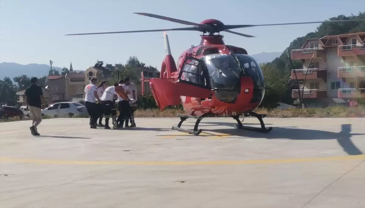 Marmaris’te Asfiksi Tedavisi Gören Kadın, Ambulans Helikopterle Ankara’ya Sevk Edildi