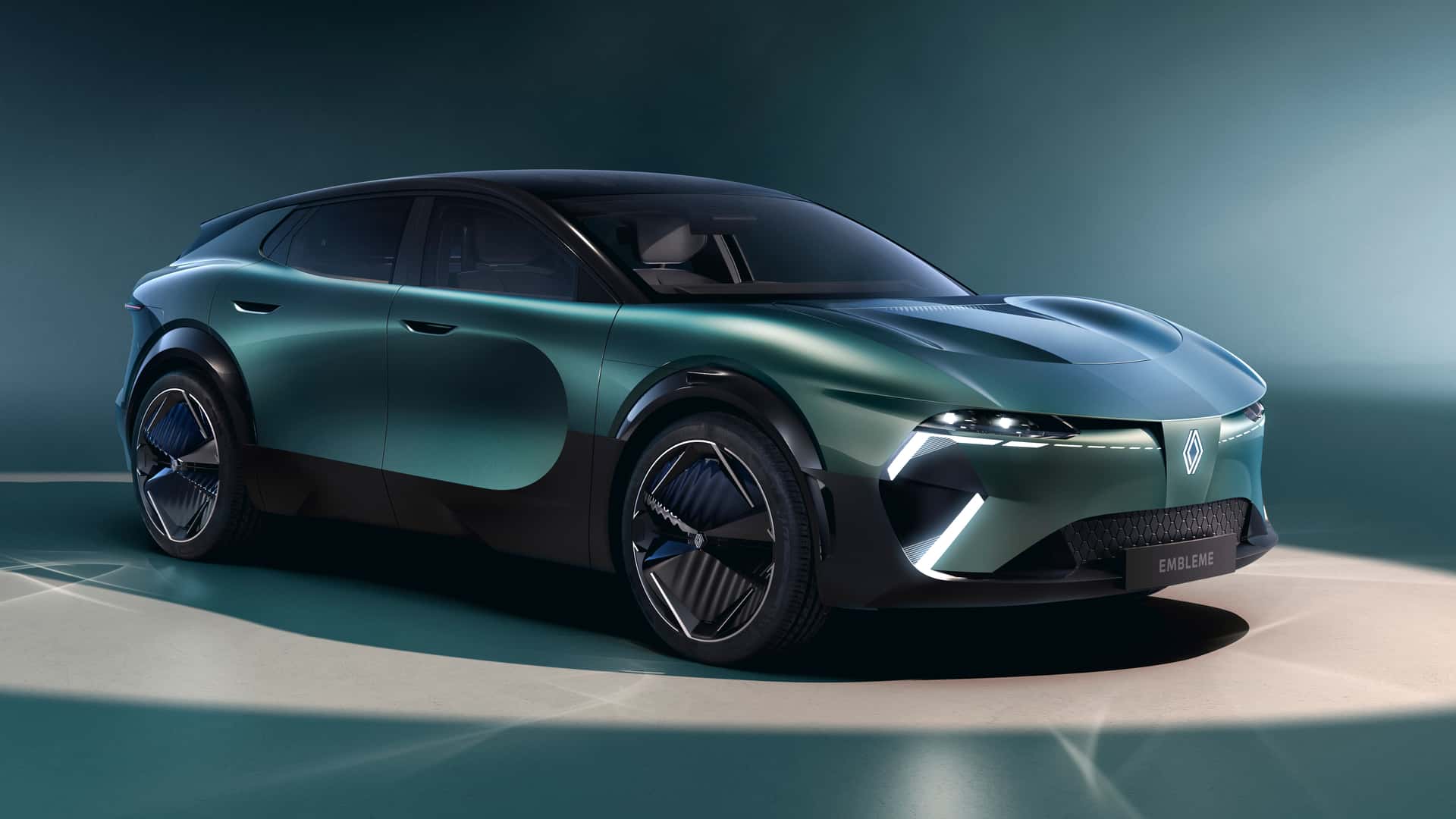 Renault Made a Hydrogen Wagon With a Rechargeable Battery