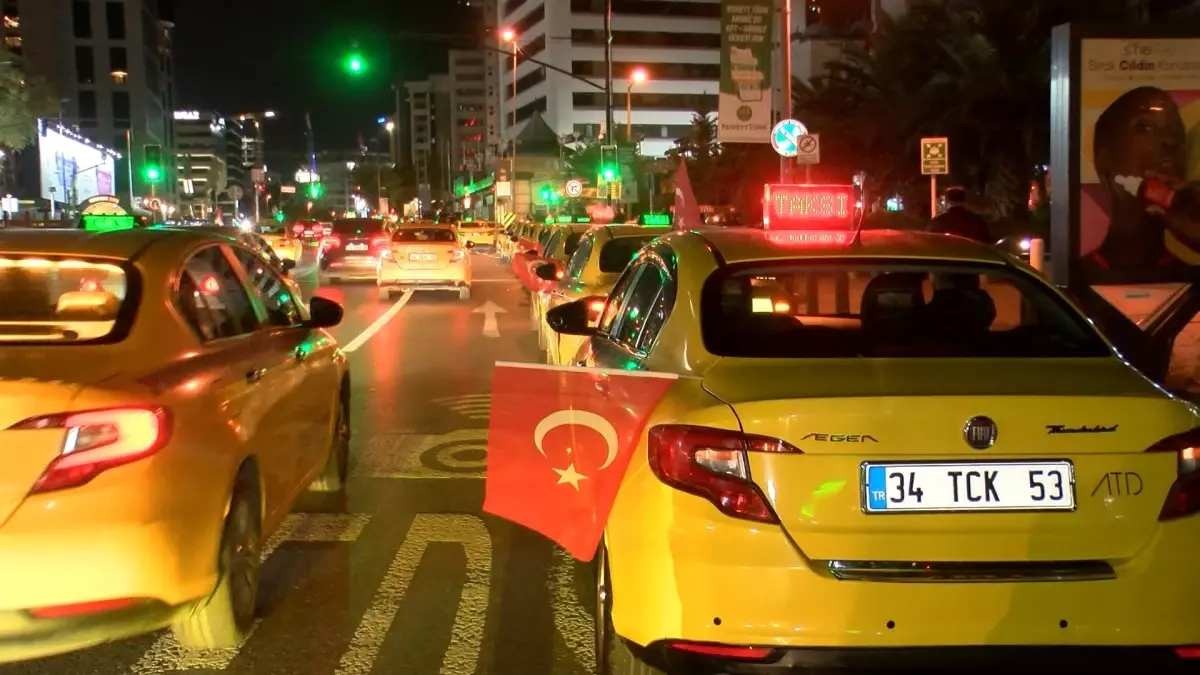 Taksiciler, Ankara’da düzenlenen terör saldırısını kınamak için konvoy yaptı