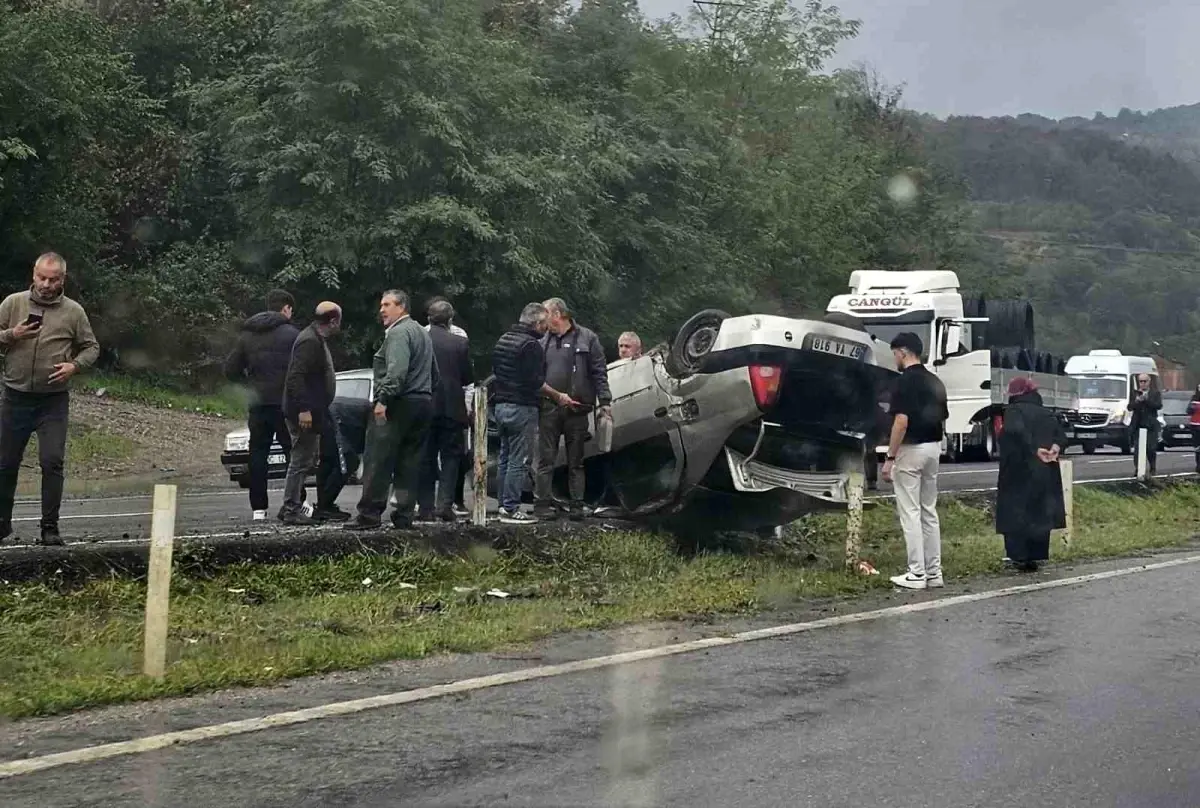 Zonguldak-Ankara Yolunda Kazaya Neden Olan Araç Takla Attı