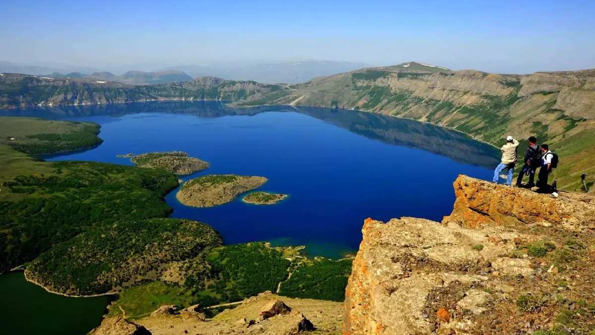 Bu güzellikten herkes mahrum kalacak! Nemrut Krater Gölü’ne giden saldırıya uğruyor! Giriş çıkışlar kapatıldı