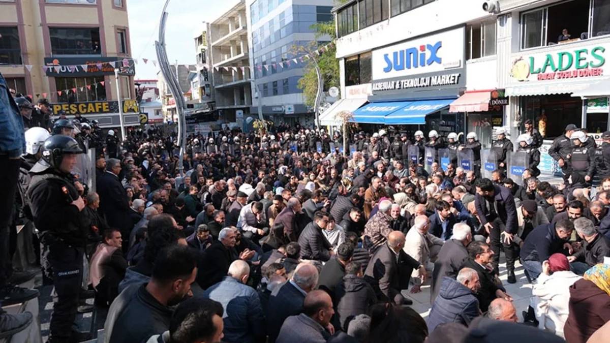 Emniyet Genel Müdürlüğü açıkladı: Kayyum protestolarına 8 ilde toplam 140 gözaltı