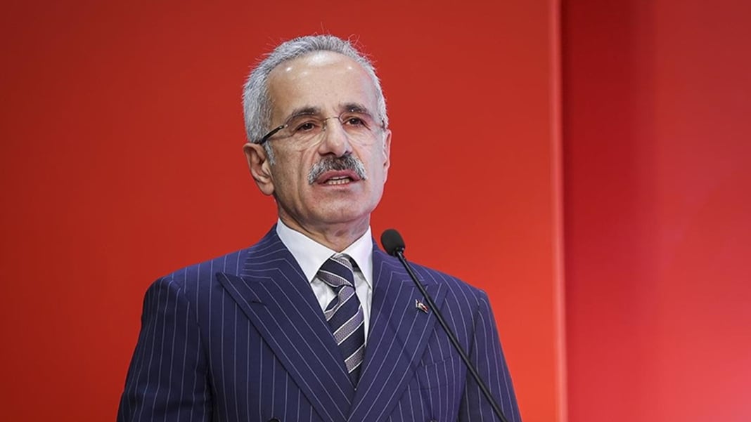 Bakan Uraloğlu: Sosyal medyada yasakçı değiliz ama her şeye susacak mıyız?