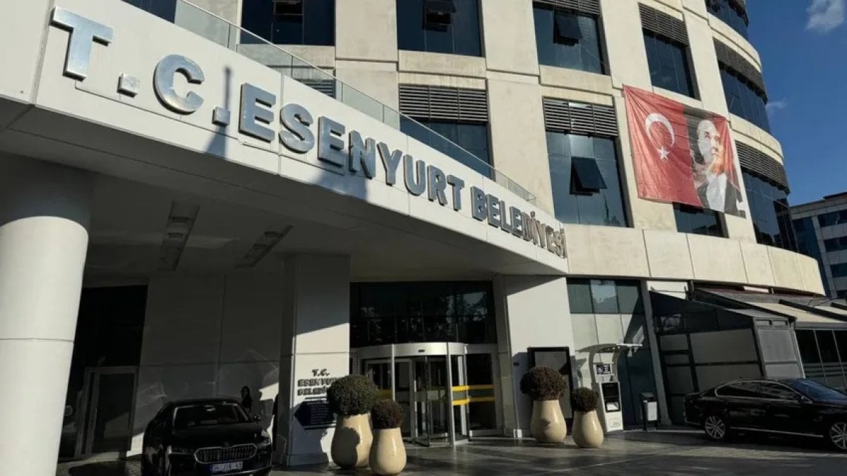 Esenyurt Belediyesi’nde tasfiye süreci devam ediyor: Kayyım, başkan yardımcısına soruşturma başlattı